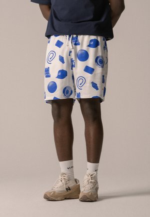 BLKVIS PAID IN FULL UNISEX - Shorts - white
