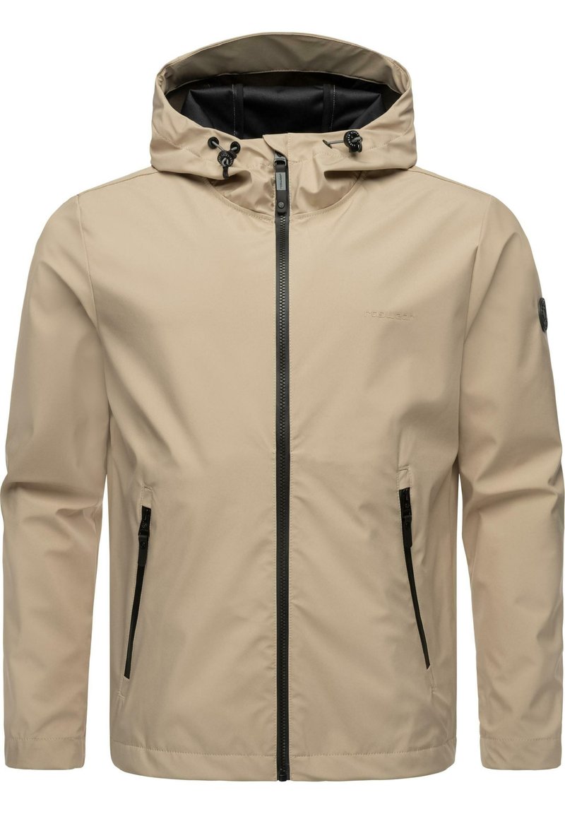 Chaqueta impermeable beige con capucha, cierre de cremallera, detalles en negro y bolsillos laterales. Textura suave con mínima marca en el pecho.