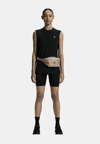 On WAIST PACK 2L LITE   - Ledvinka - sand