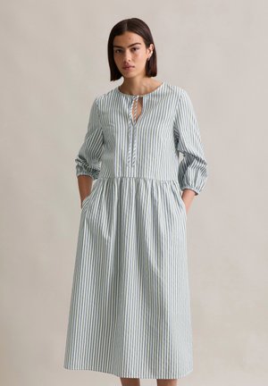 Robe de jour - light green