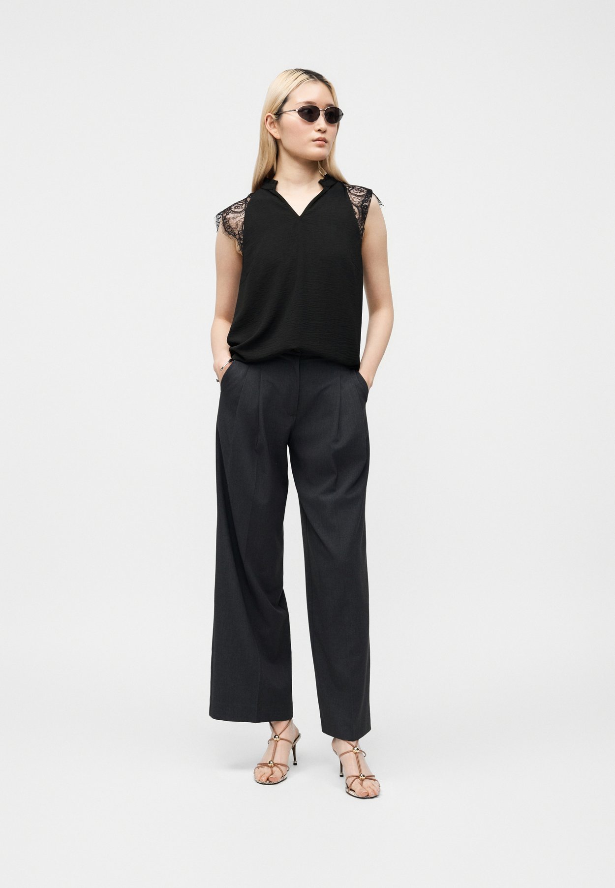 ONLPLOY METTE V NECK