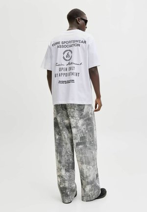 JCODUST WASHED BACK TEE SS CREW NECK - Potiskana majica - bright white