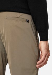 Boggi Milano PERMORMANCE TECH - Chino - taupe