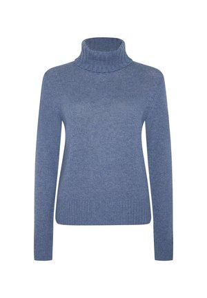 Zacht blauw gebreid coltrui met lange mouwen en geribde manchetten en zoom, weergegeven tegen een witte achtergrond.