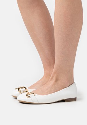 Marks & Spencer WIDE FIT - Balerínky - white