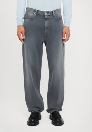 Jeans din denim gri cu o croială relaxată, cinci buzunare și fermoar. Prezintă o ușoară decolorare și un croi drept.
