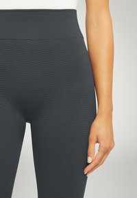 Wolford THE WELLNESS  - Tights - titanium