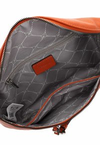 Tamaris NELE - Sac bandoulière - rust