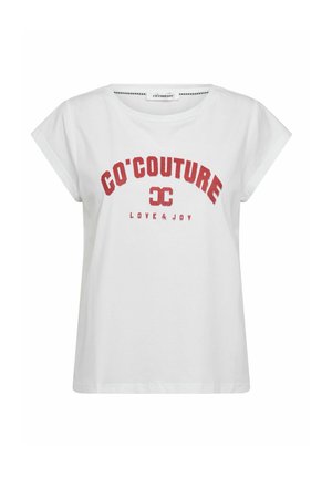 T-shirt en coton blanc à manches courtes, avec un imprimé graphique rouge portant l'inscription "CO'COUTURE LOVE & JOY" sur le devant.