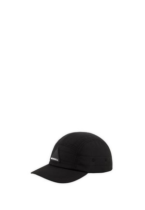 Gorra negra Merrell con parche de logotipo triangular en la parte delantera y paneles cosidos, mostrada sobre un fondo blanco.