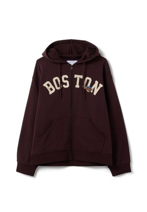Felpa con cappuccio marrone scuro con zip, tasche frontali, testo "BOSTON" sul petto e un piccolo orsacchiotto che spunta attraverso la lettera O.