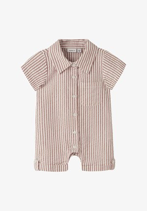 Trumpomis rankovėmis kūdikių kombinezonas su rožinėmis ir baltomis vertikaliomis juostelėmis, užsegamas priekyje sagomis, su apykakle, krūtinės kišene ir užlenktomis kojų angomis.