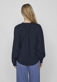 VILA Pluus - navy blazer