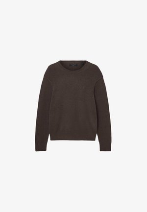 Ciemnobrązowy sweter typu crewneck z długimi rękawami i ściągaczami przy mankietach oraz u dołu, rozłożony na białym tle.