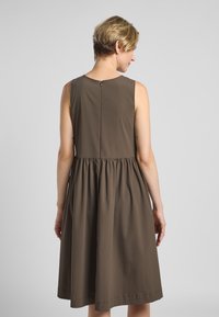 Jack Wolfskin SIOMA W - Freizeitkleid - cold coffee