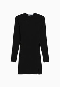 Svart långärmad klänning i ribbat tyg. Har rund halsringning, smal passform och en slits på sidan vid fållen. Minimalistisk design.