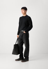 Thumbnail Image 6