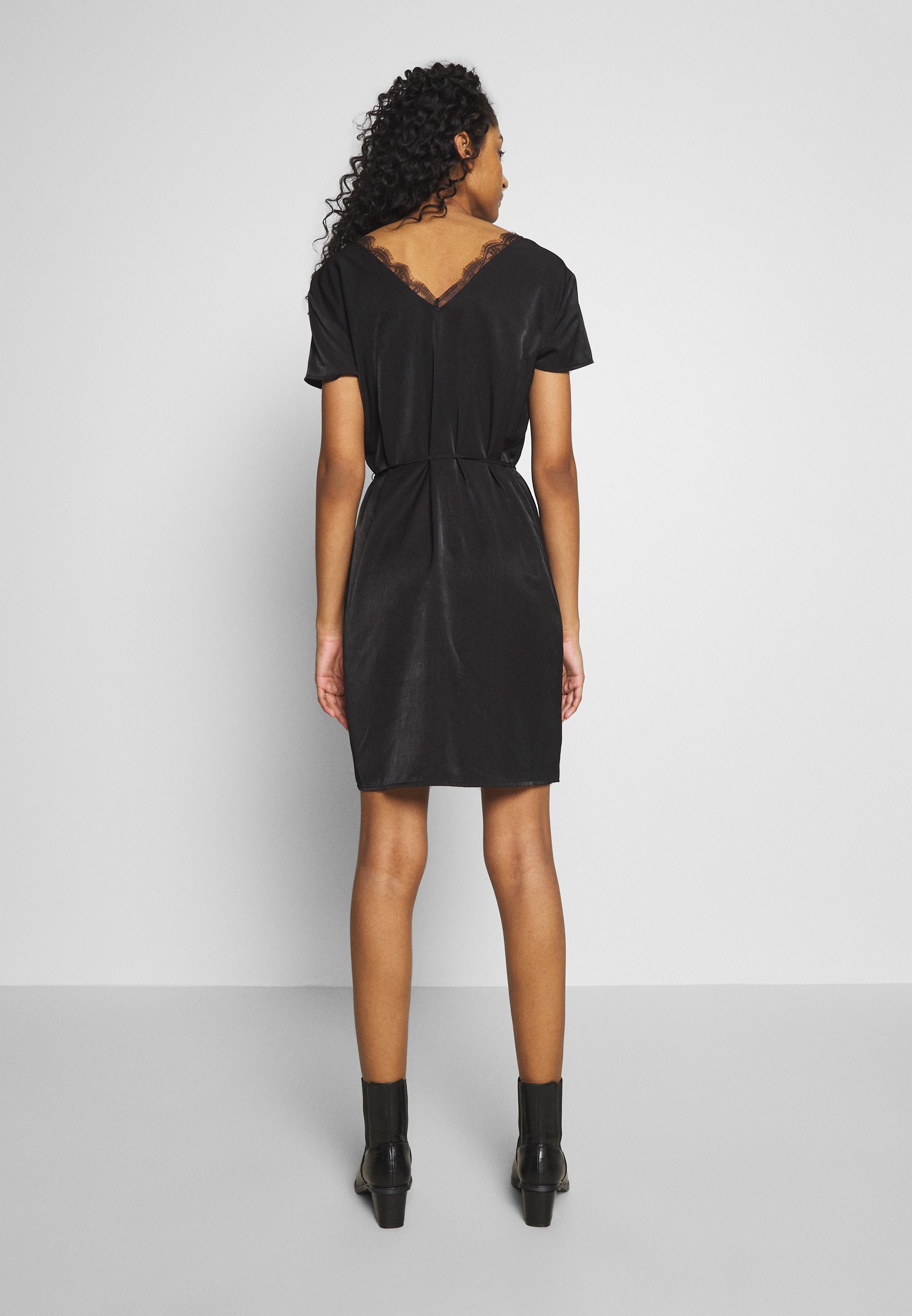 Object OBJEILEEN LACE V NECK DRESS Kjole black Zalando.no Object OBJEILEEN LACE V-NECK DRESS - Kjole - black