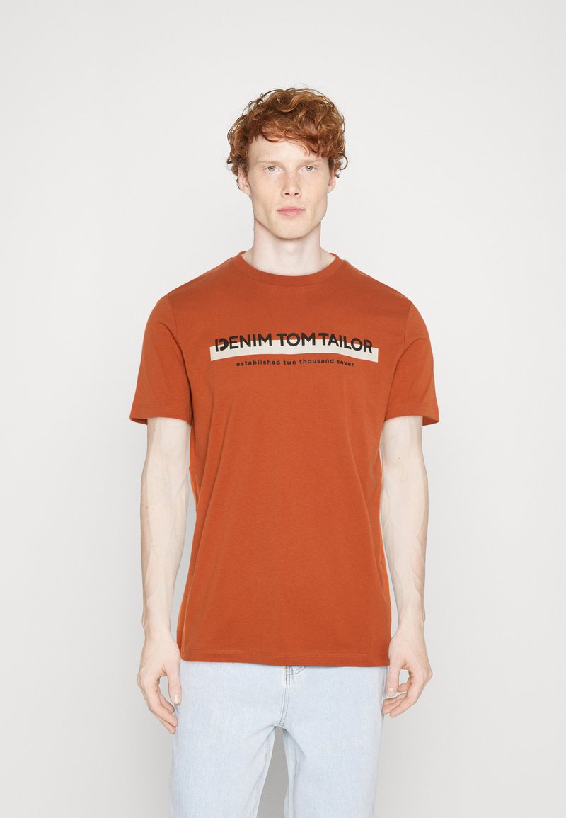 TOM TAILOR DENIM - Print T-shirt - soft autumn rust, Enlarge