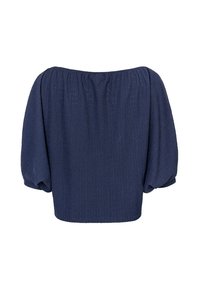 Navyblauw top met textuur, korte pofmouwen en een brede halslijn. De stof heeft een subtiel, herhalend patroon.