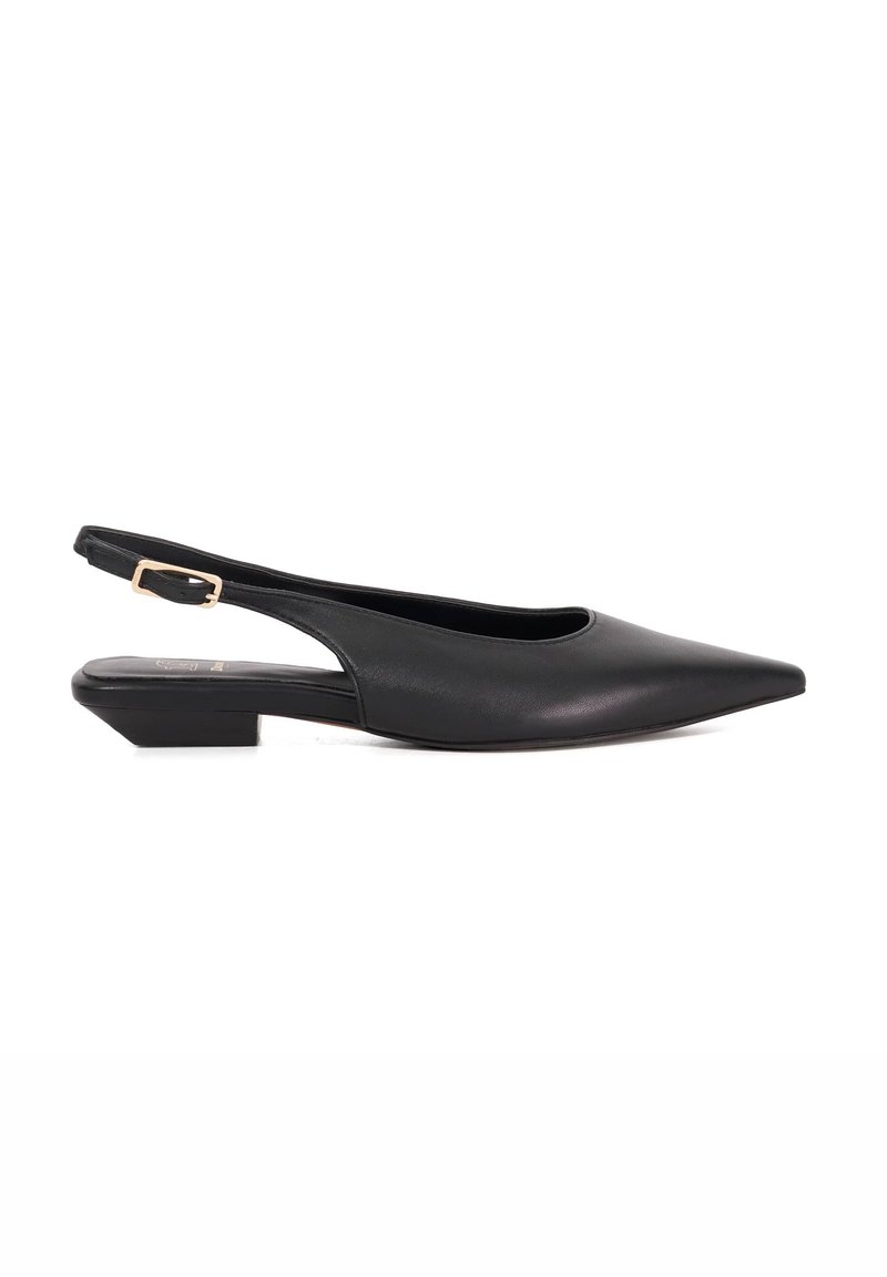 Black slingback shoe, made of smooth leather, pointed toe design, low block heel, narrow adjustable strap with gold buckle.