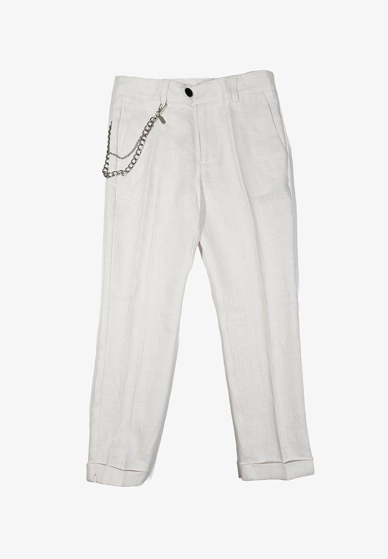Pantaloni bianchi in lino con dettagli a catena, tasche standard, pieghe stirate e risvolti, con chiusura frontale a bottone.