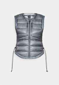 Pamuotas pilkas liemenė su užtrauktuku priekyje, šoninėmis raišteliais ir be rankovių. Rodo horizontalią siuvinėjimo dizainą ir mažus užtrauktuku užsegamus kišenes.