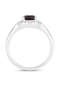 Zilveren ring met een rechthoekige donkere steen, omringd door een textuur halo, met kleinere stenen in de band voor extra detail.