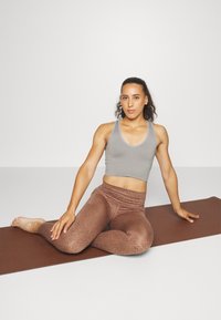 Athleta AURORA SEAMLESS CROP TANK - Top - tinsel purple