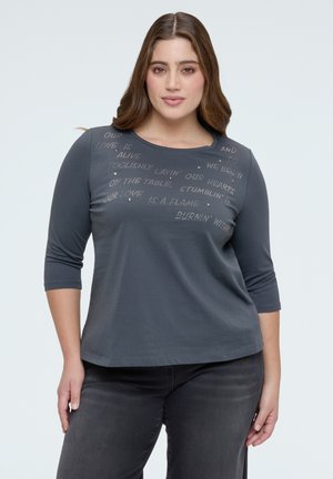 CON LETTERING IN STRASS - T-shirt con stampa - grigio