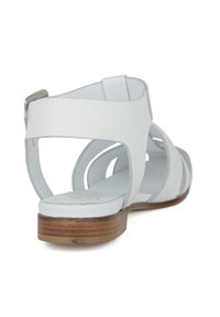 tuiggi Milano Páskové sandály  - bianco
