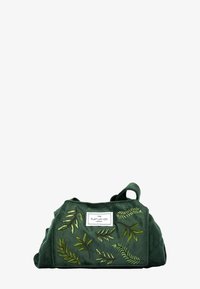 Unselected, green leaves