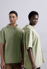 AVAVAV HOODED UNISEX - T-shirts med print - green