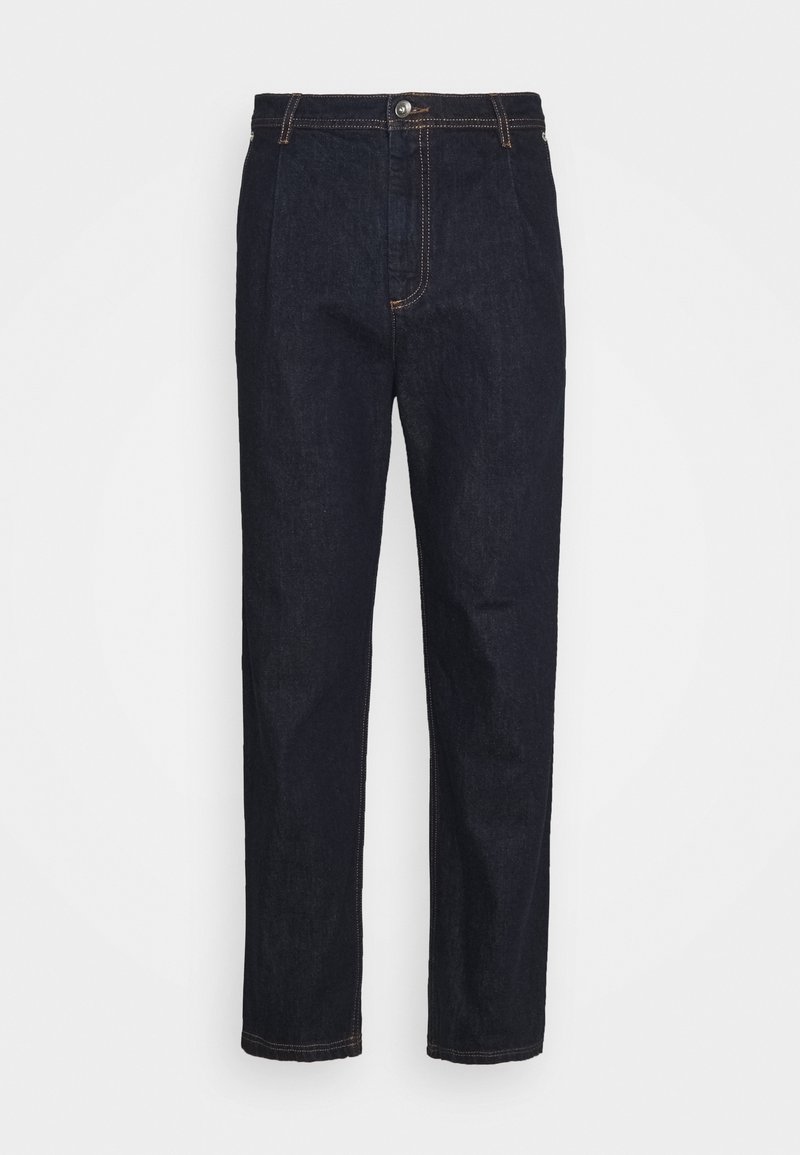 Pantalones de mezclilla azul oscuro con un diseño de pierna recta, que cuentan con un cierre de botón, costuras en contraste y sin patrones o gráficos visibles.