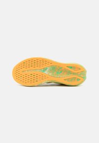 ASICS NOOSA TRI 16 - Hardloopschoenen voor op de weg - black/new leaf