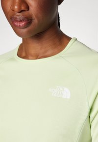 The North Face SUMMER LIGHTRANGE SUN PROTECTION - Tekninen t-paita - astro lime/misty sage
