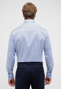 Eterna DYNAMIC COTTON ™ HEMD - MODERN FIT - Overhemd - blau