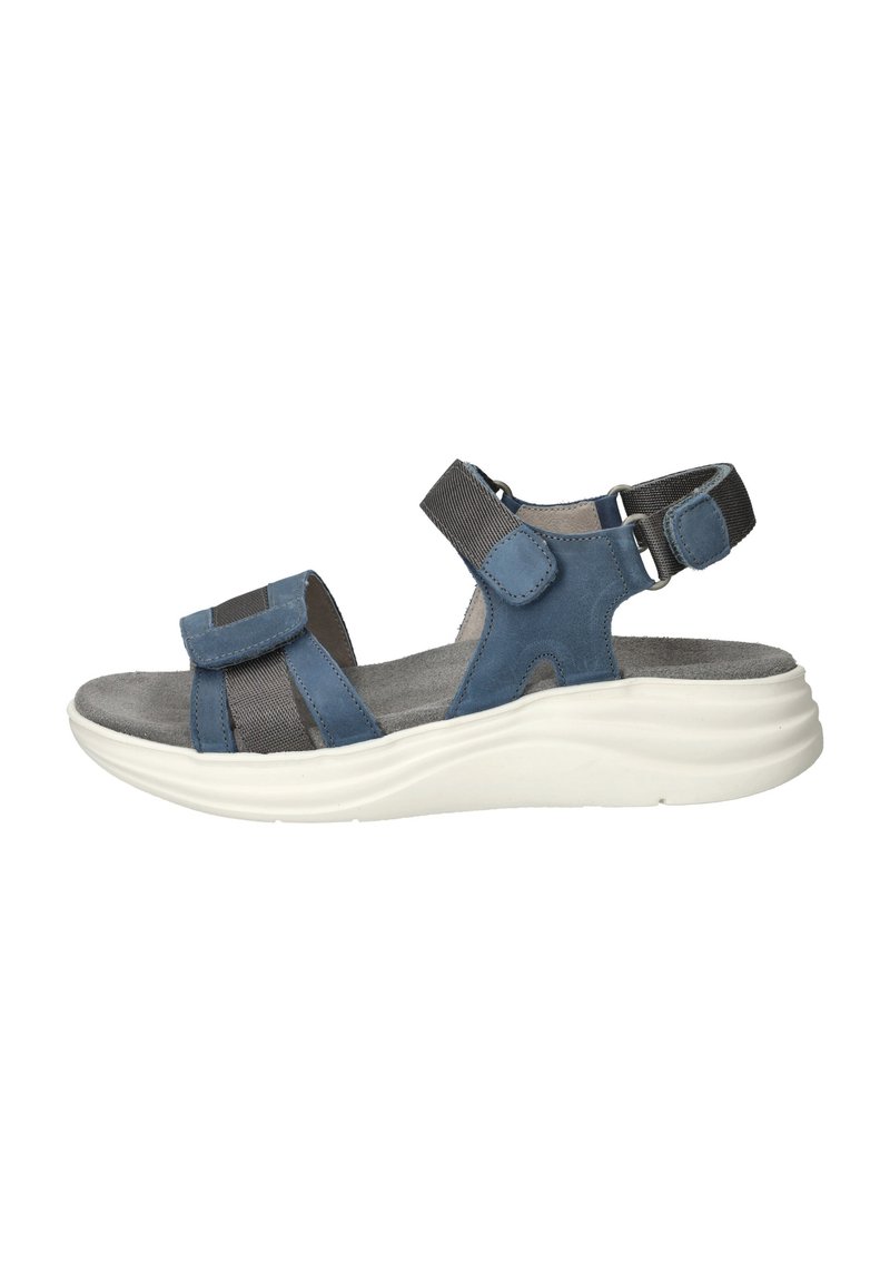 Blauwe en grijze verstelbare sandaal met een gestructureerde suede bovenkant, een zacht voetbed en een witte schuimzool voor comfort en ondersteuning.