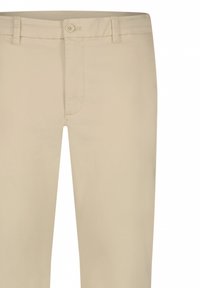 Beige katoenen chinos met een ritssluiting, knoopsluiting en riemlussen. Gladde textuur en fitted design, geschikt voor casual gebruik.