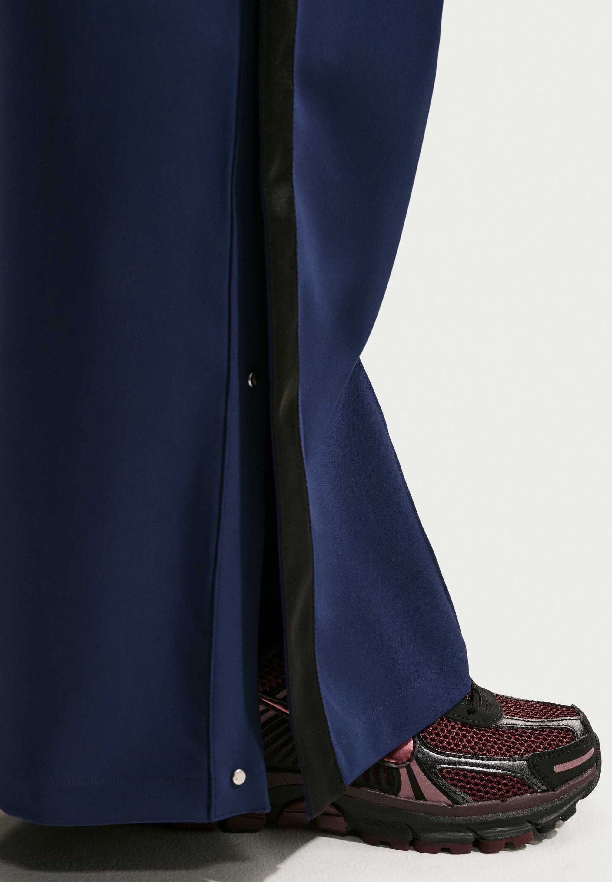 nike sportswear tearaway pants