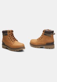 Bata Bottines à lacets - camel