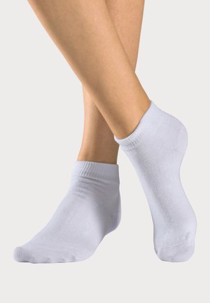 Weiße Knöchelsocken mit gerippten Bündchen, aus einem weichen, dehnbaren Stoff gefertigt. Sie zeichnen sich durch eine glatte Textur und ein kurzes Design aus, das den Knöchel bedeckt.