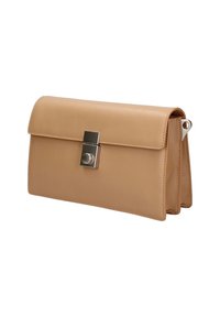 Clutch bag in pelle marrone chiaro con forma rettangolare, dotata di chiusura a scatto e texture liscia, che presenta un design minimalista e cuciture a contrasto.