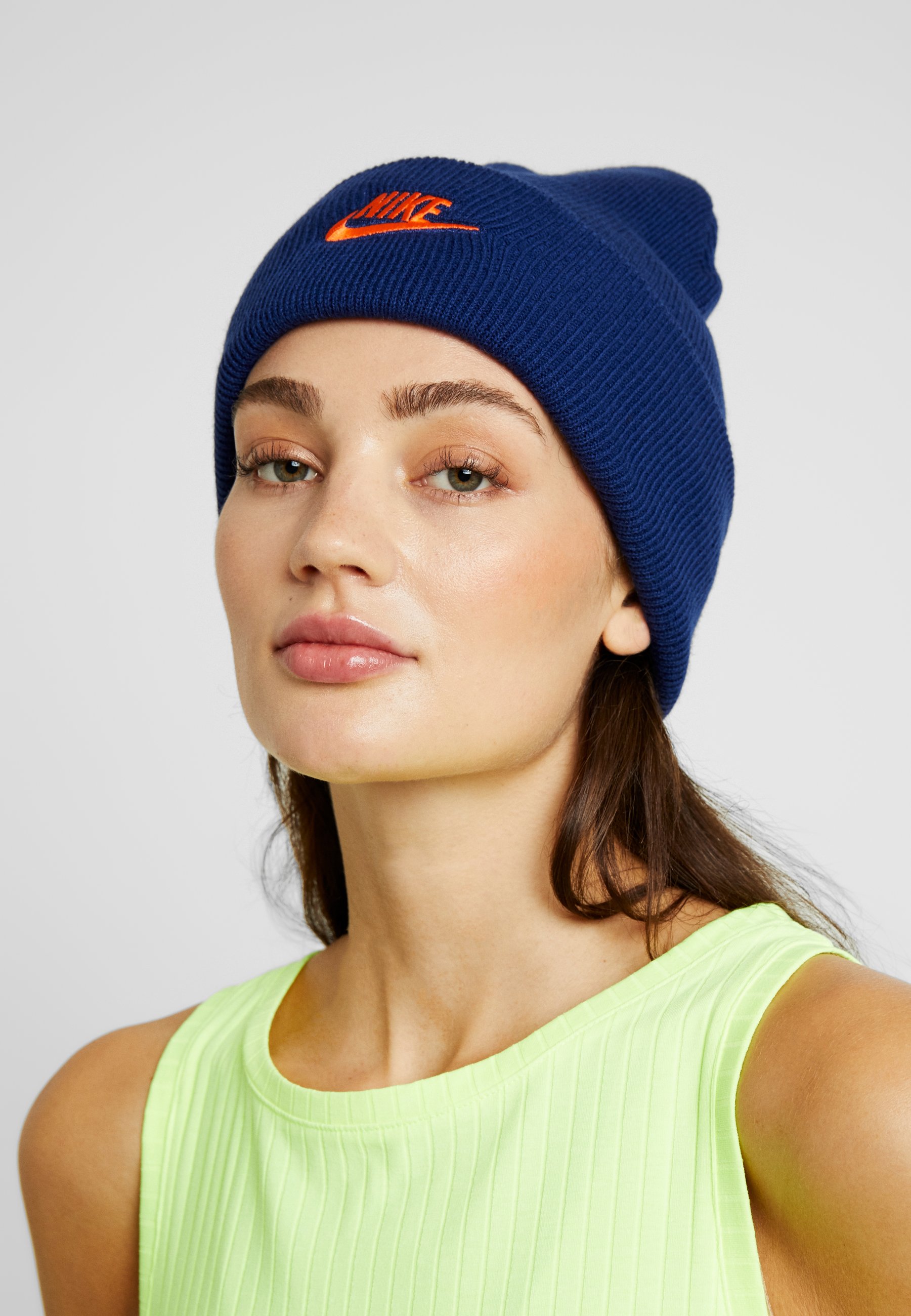 cuffed beanie nike