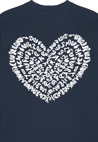 Felpa navy con una grande grafica a forma di cuore bianco composta da simboli e lettere astratti, in tessuto testurizzato e con scollatura rotonda.