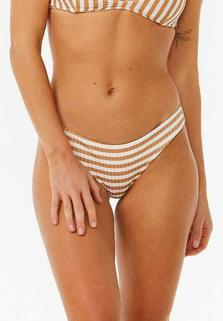 Brun og hvid stribet bikini-sæt med bandeau-top og lavtalje bund, lavet af et glat, strækbart stof med en subtil tekstur.