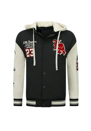 Zwart-witte varsity-stijl jas met capuchon, voorste drukkers, "23" en "LA" patches en "Los Angeles Urban" tekst op de voorste linkerborst.