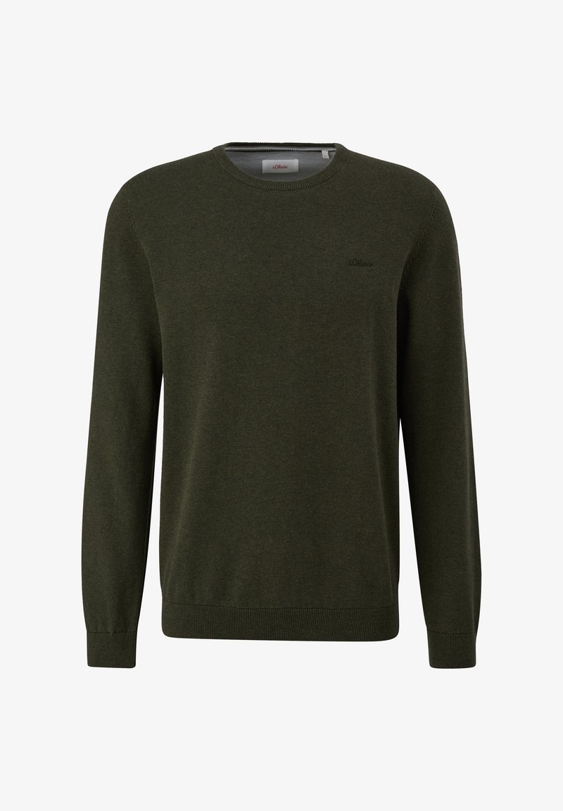 Maglione a maglia verde scuro con maniche lunghe, colletto a girocollo, polsini e orlo a coste, dotato di un piccolo logo sul petto. Texture morbida.