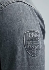 PME Legend COMFORT-STRETCH - Giacca di jeans - grey shadow wash