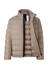 Beige gewatteerde jas met een hoge kraag, voorzien van een ritssluiting, gequiltde textuur en een gladde binnenvoering. Logo detail op de mouw.